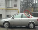 Coup de hache sur une voiture