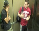 Un taré dans l'ascenseur 