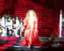 Beyonce se pète la gueule en plein concert!