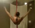 Belle gamelle lors d'une démonstration de Pole Dance