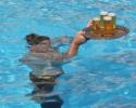 Une bonne bière à la piscine