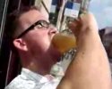 Comment boire une pinte de bière en moins de 20 secondes?