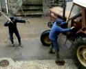 Des paysans qui veulent se mettre sur la gueule: arrête Gérard!